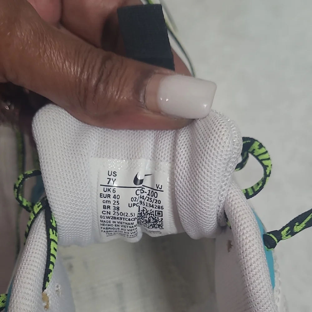 Nike White and Blue Chunky Sneakers - Picture 3 of 10